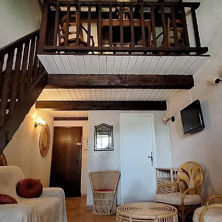 Pinede Azur Apartment La Garonnette-Plage